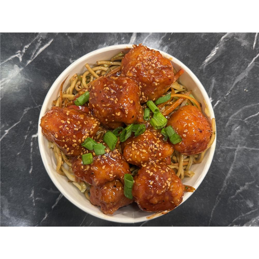 330. Noodle Üstü General Tso Tavuk