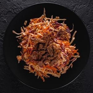 Dana Etli Kore Salatası