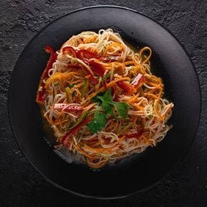 Funçosa Salatası