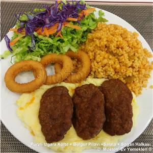 Püreli Izgara Köfte + Bulgur Pilavı + Salata + Soğan Halkası